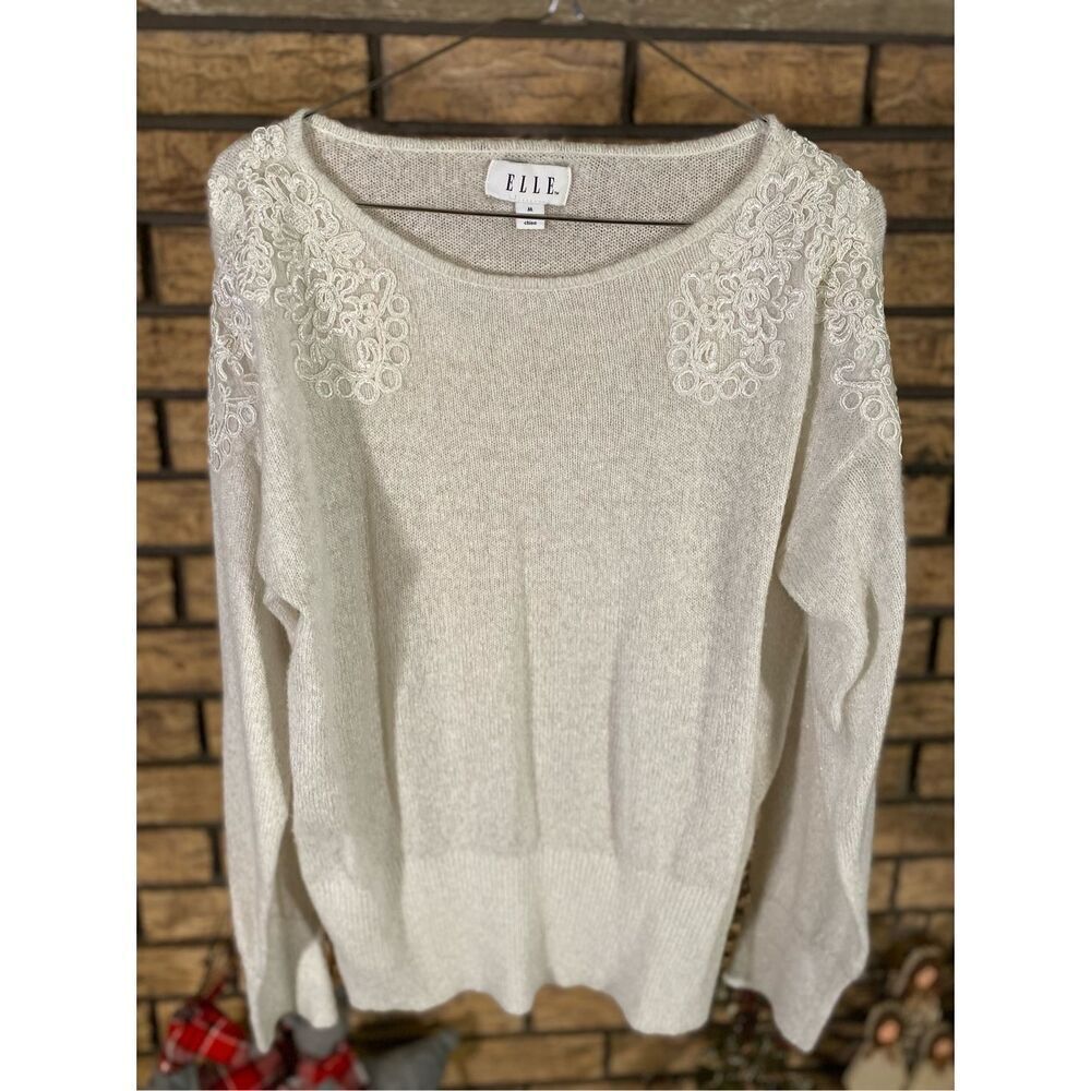 Elle Embroidered Shouldered Sweater‎